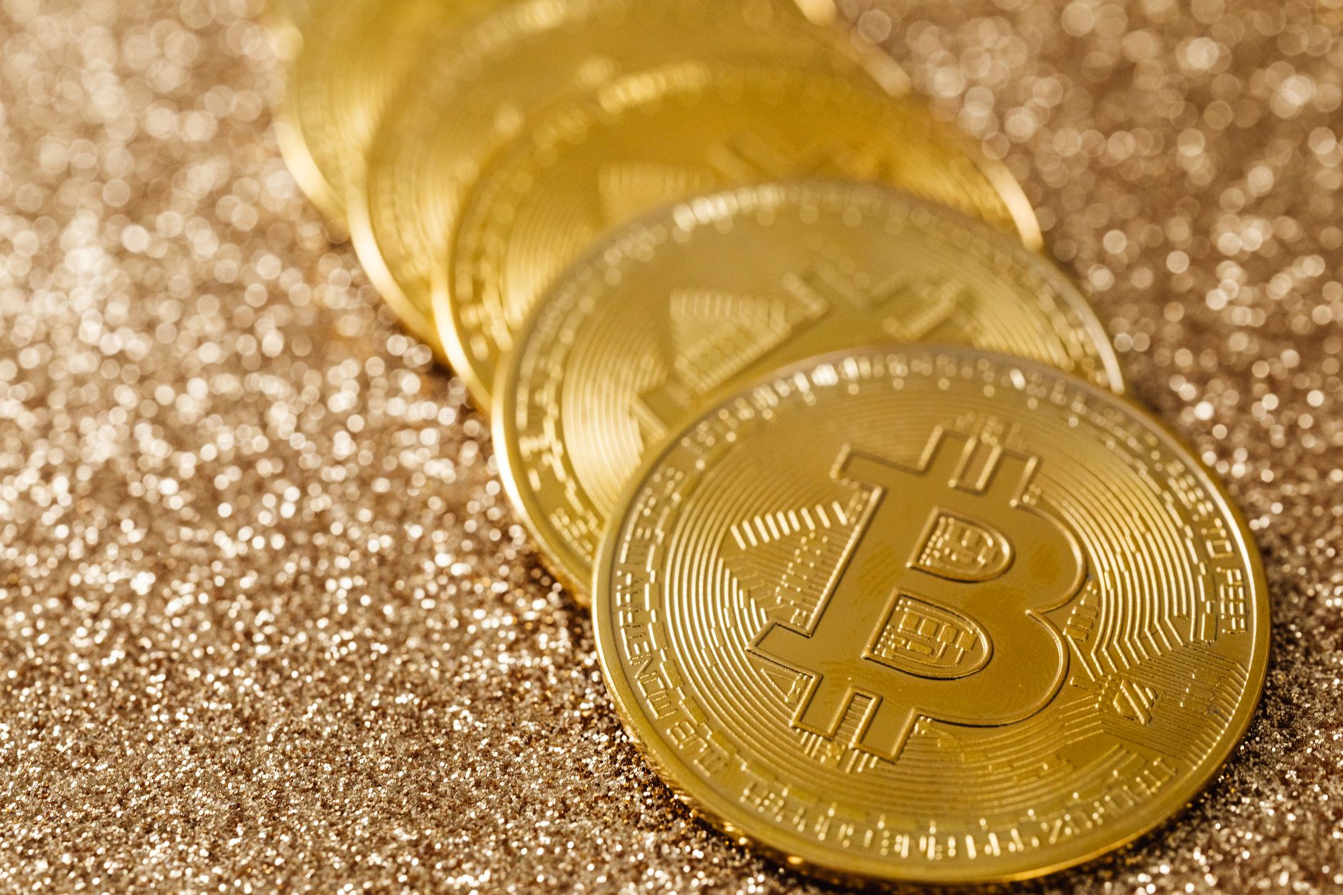 Bitcoin ETFs and gold: Are They the Best Investment Option?