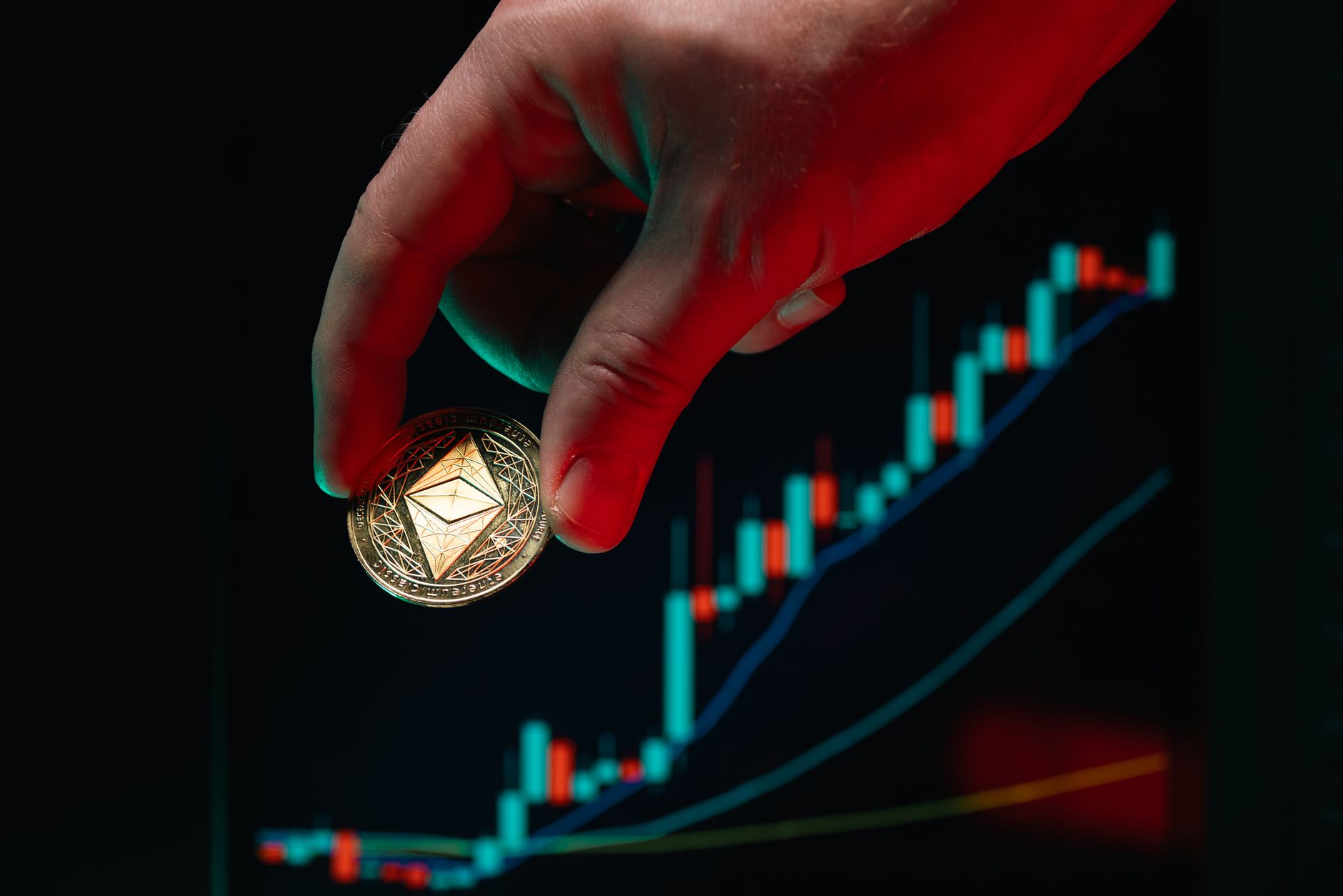 Gold Price Increase: Is It the Best Time to Invest?